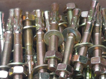 wedge anchor with yellow zinc plated 